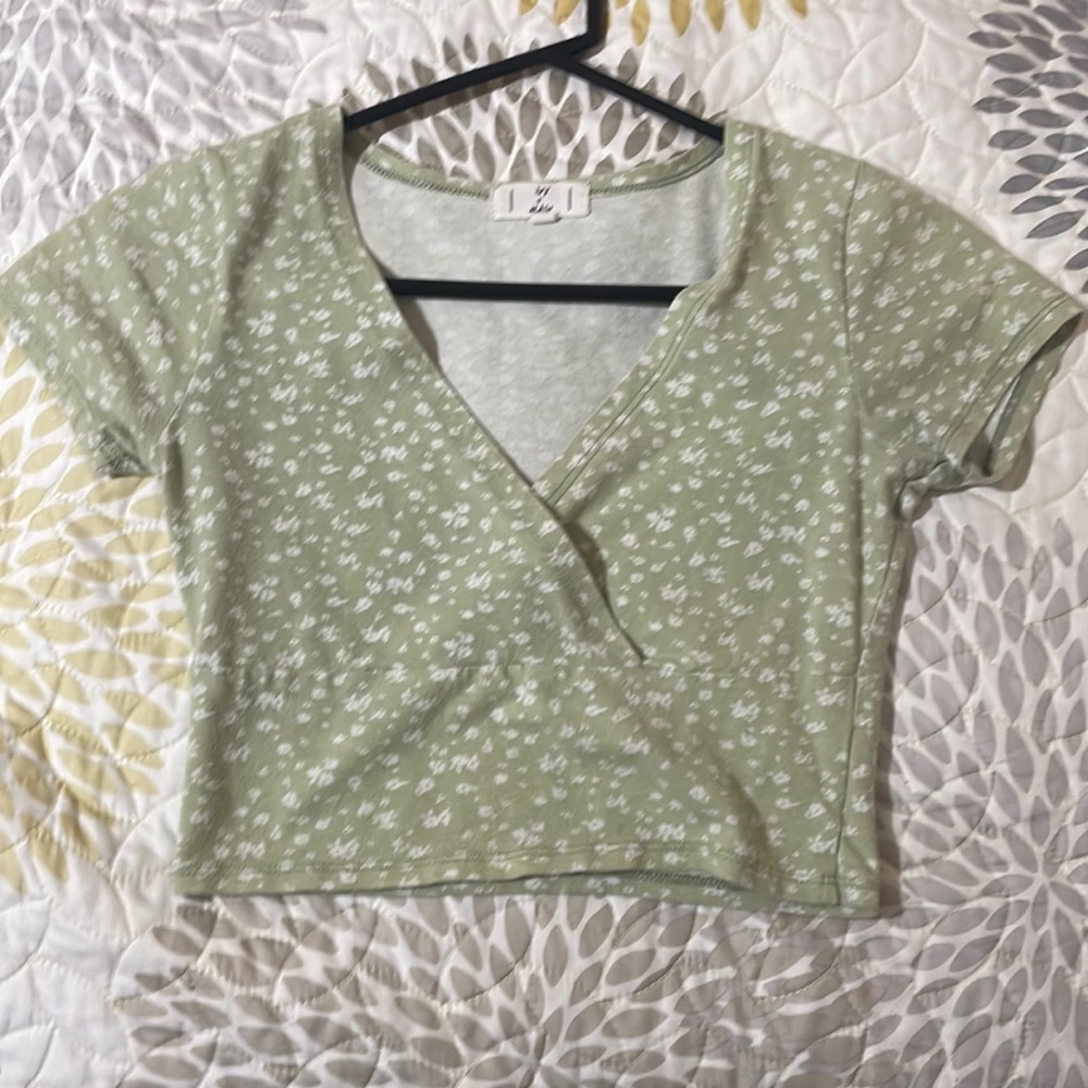 CROP TOP